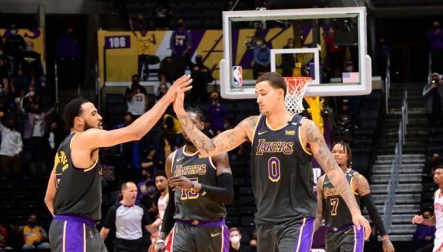 开云-伤病影响洛城纽约4大劲旅 完全体湖人快艇哪家强？